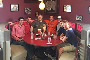 huddle-house-opening